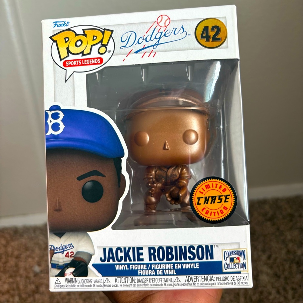 Funko Pop! Sports Legends: Dodgers - Jackie Robinson Chase Limited Edition 42